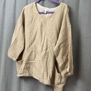 Eileen  Fisher tan / cream blouse